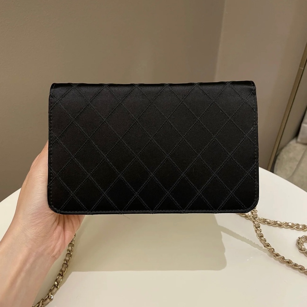 Chanel Quilted Wallet On Chain - Picture 3 of 11